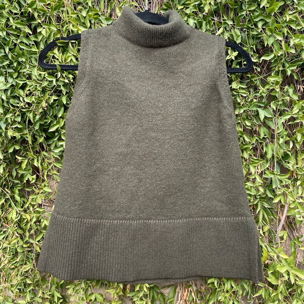 Aritzia Olive Green Sleeveless Turtleneck Sweater